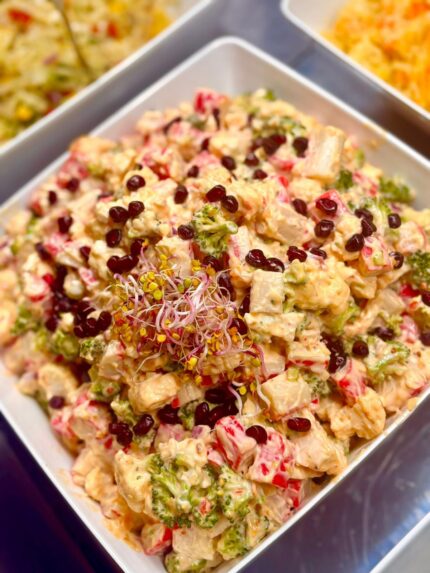 Krabowa ze świeżym brokułem i kalafiorem